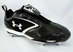 New Under Armour UA Metal Bomber Low ST Mens Size 13.5 Blk/Slvr Baseball Cleats