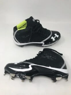 New Under Armour Men's UA Heater Mid ST Baseball Cleats Size 7 Black/White