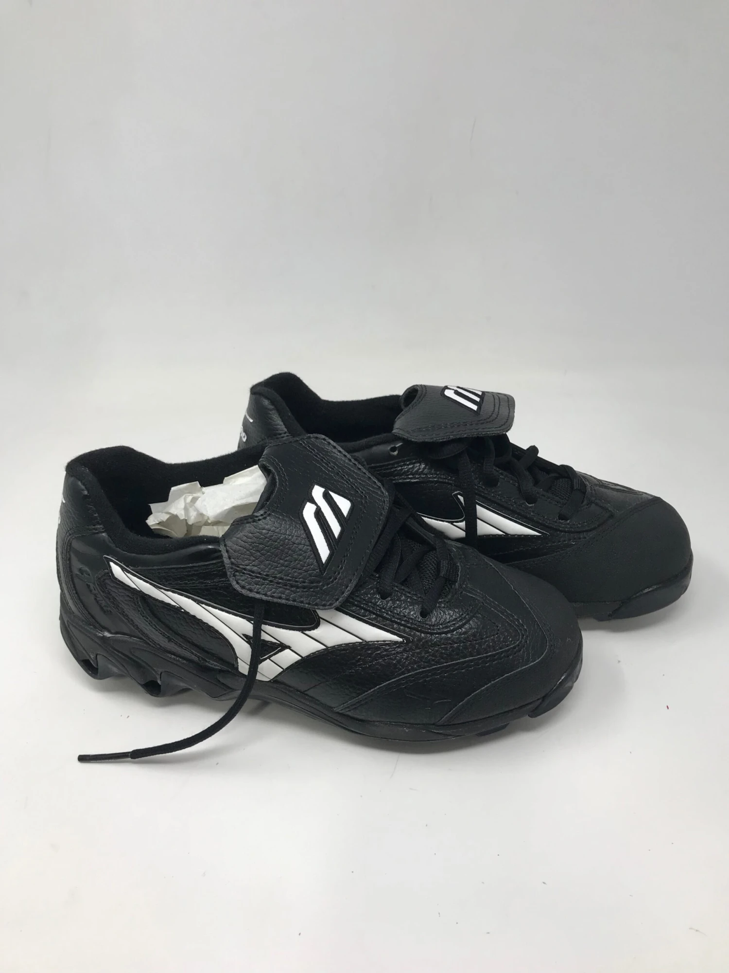 New Mizuno Finch 9 Spike 320232 Womens 10 Fastpitch Softball Cleats Black/White 3 New Mizuno Finch 9 Spike 320232 Womens 10 Fastpitch Softball Cleats Black/White