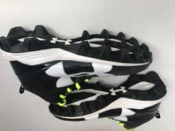 New Under Armour Kids UA Crusher RM Jr. Football Youth 4.5Y Blk/White Molded Cleat -Deals Baseball Store 2020 01 14 2011.11.22 d00d52e2 4235 4253 8f49 95faaa6a984e