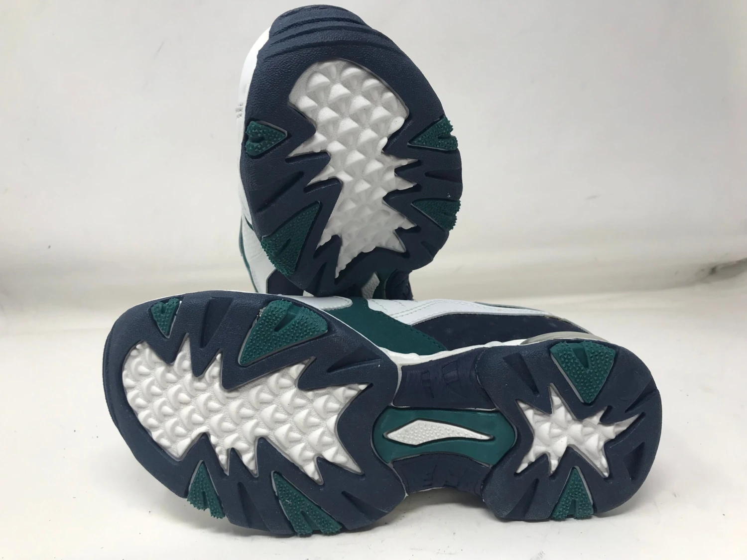 New Other Everlast Sport Women's Sneaker Size 6.5 White/Navy/Green 5 New Other Everlast Sport Women's Sneaker Size 6.5 White/Navy/Green - Image 3