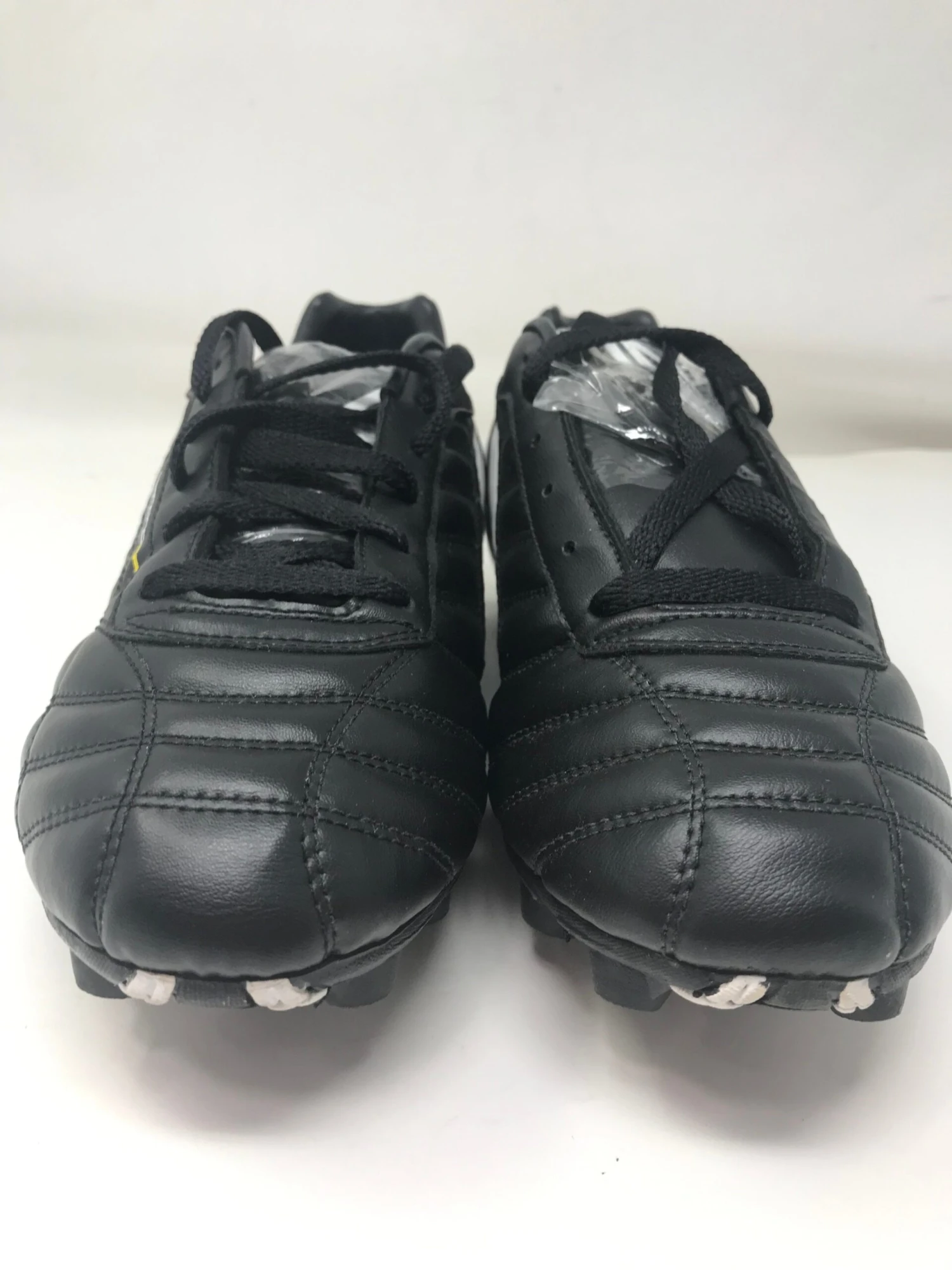 New Umbro ES-Diamondback-A HG Men's 10.5 Molded Soccer Cleat Black/Blue/White 3 New Umbro ES-Diamondback-A HG Men's 10.5 Molded Soccer Cleat Black/Blue/White