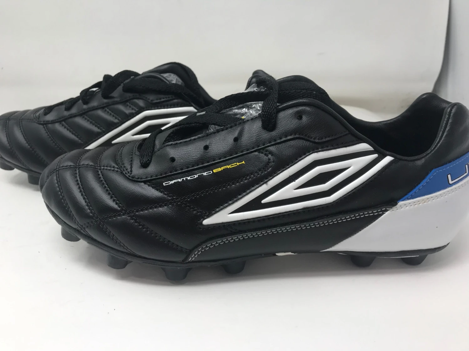 New Umbro ES-Diamondback-A HG Men's 10.5 Molded Soccer Cleat Black/Blue/White 4 New Umbro ES-Diamondback-A HG Men's 10.5 Molded Soccer Cleat Black/Blue/White - Image 2