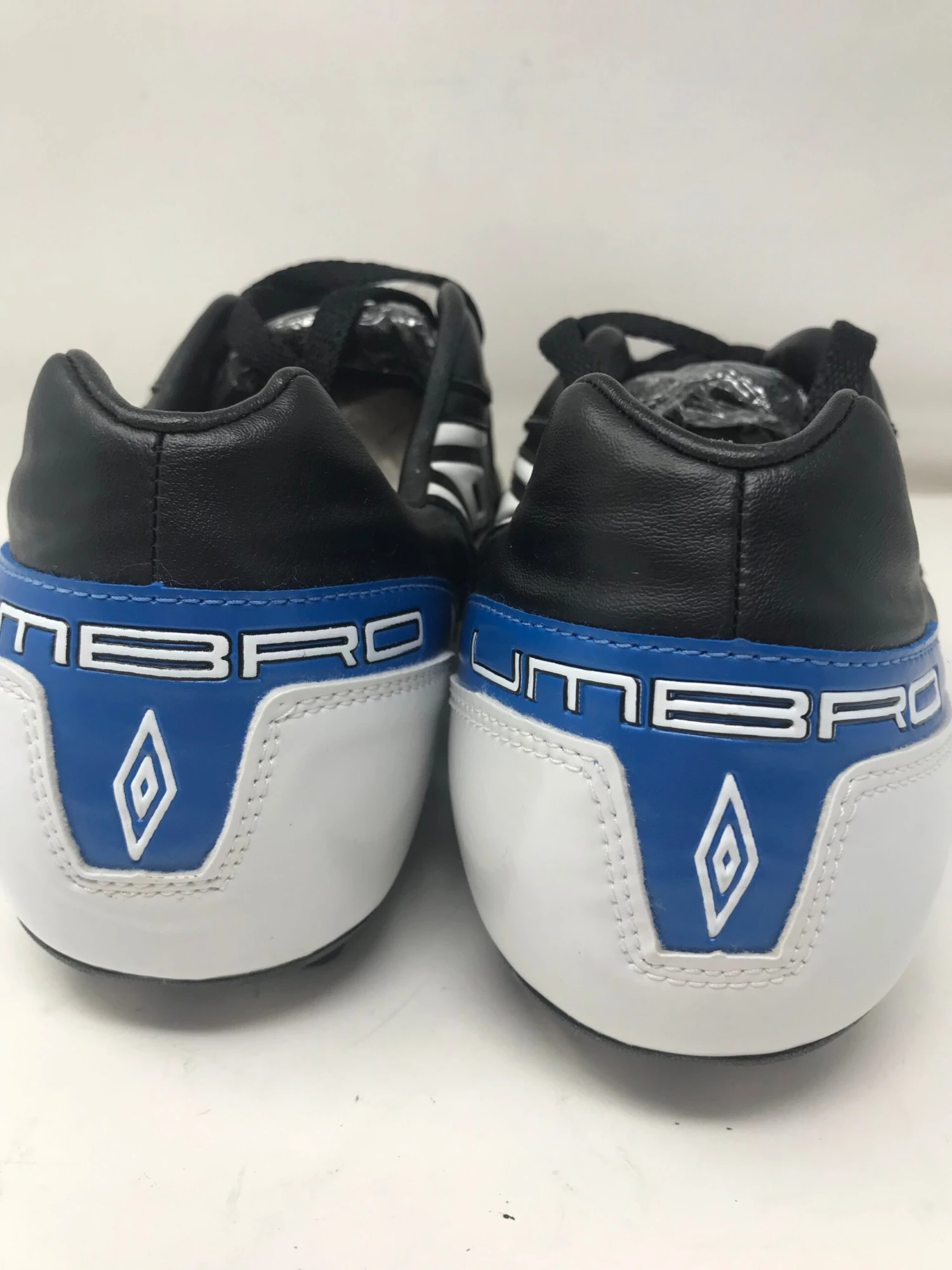 New Umbro ES-Diamondback-A HG Men's 10.5 Molded Soccer Cleat Black/Blue/White 7 New Umbro ES-Diamondback-A HG Men's 10.5 Molded Soccer Cleat Black/Blue/White - Image 5