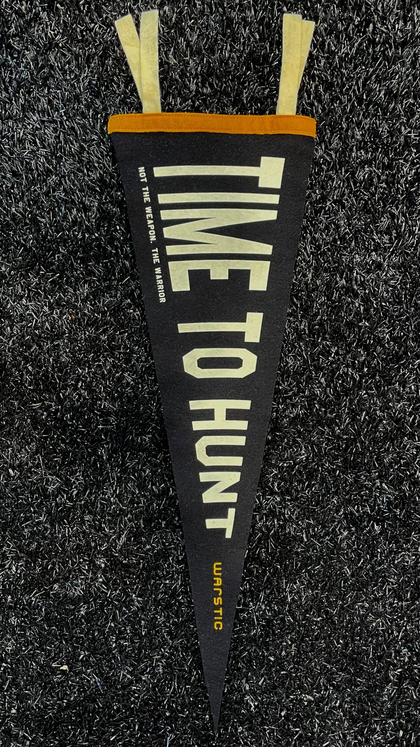 TIME TO HUNT PENNANT 4 TIME TO HUNT PENNANT - Image 2